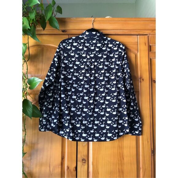 Womens Banana Republic Navy Swan Classic Fit Button Up Blouse SZ S - Picture 6 of 12